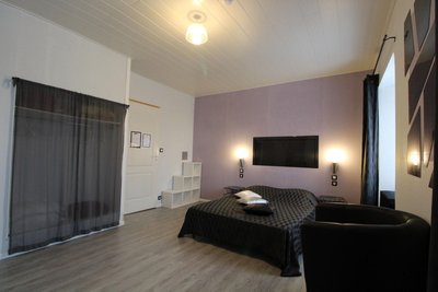 chambre lit double salle de bain et toilette+ possibilité de rajouter un lit simple