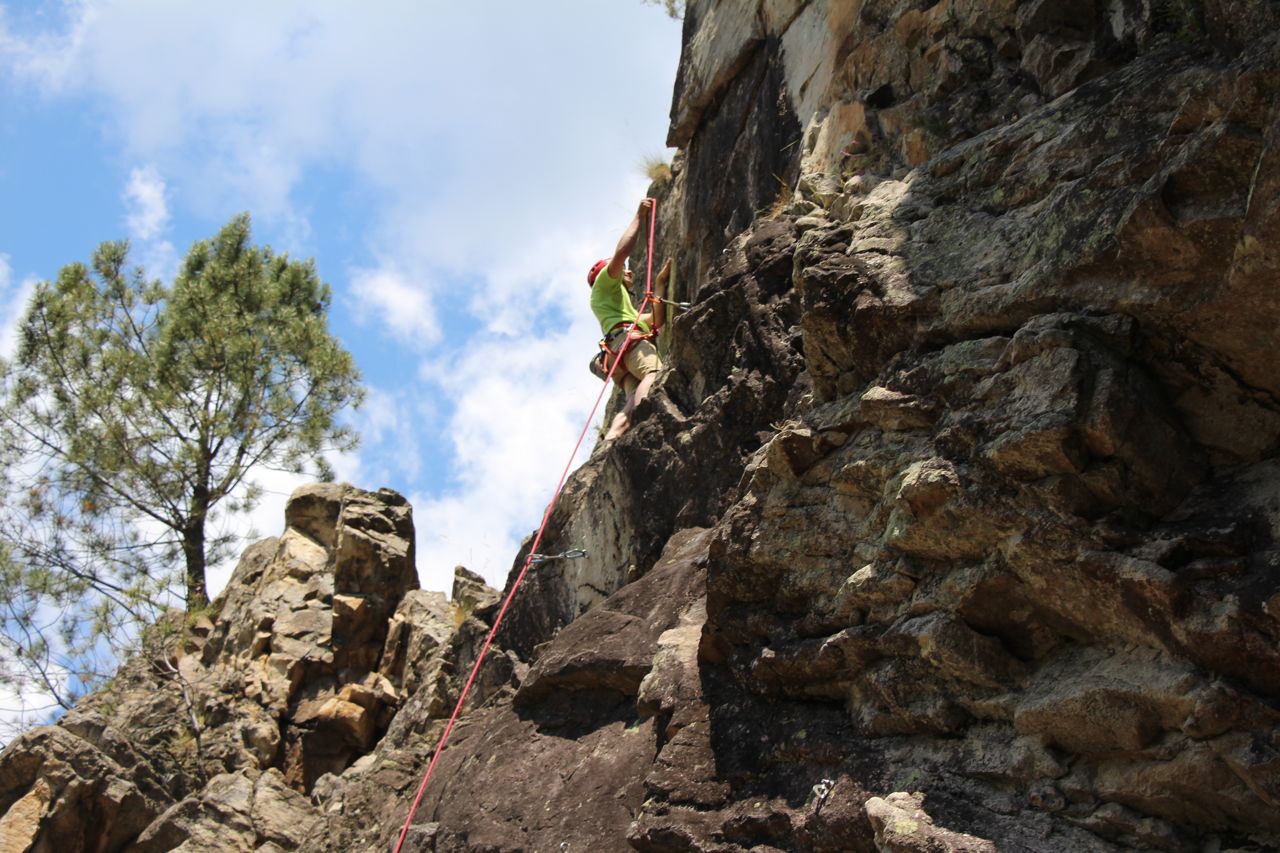 Site escalade de Jaujac - Tras les Baumes ©FFE