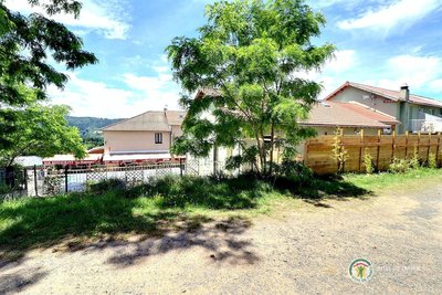 Bienvenue au Gîte L'Ephémère en plein centre du Lac d'Issarlès