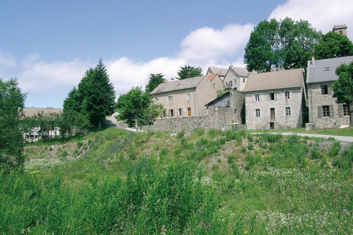 Les Jonquilles 1ère maison sur la gauche à l'étage