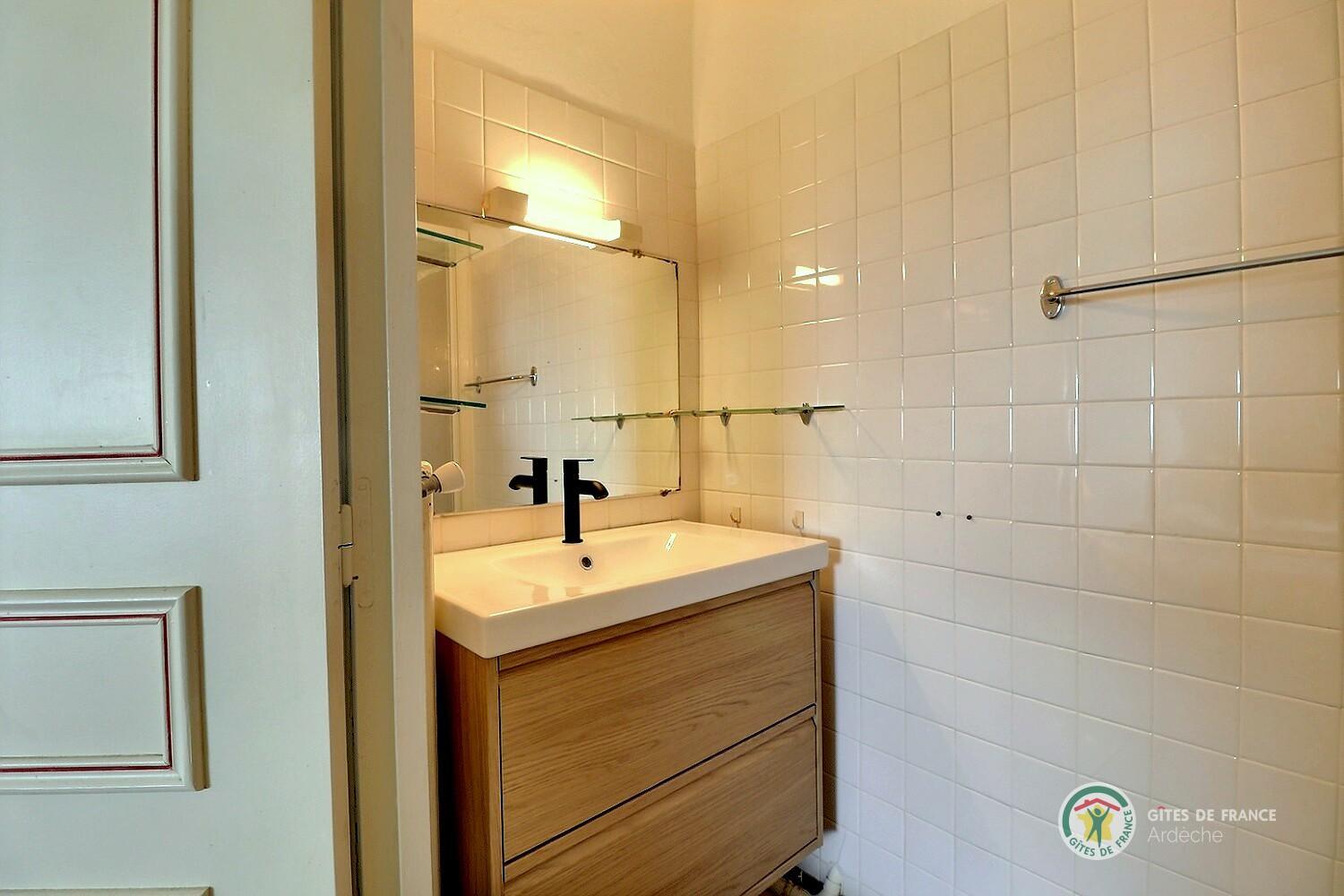 Salle d'eau privative de la chambre 4