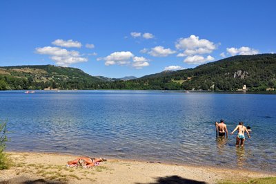 Lac de baignade : Le lac d'Issarlès_Le Lac-d'Issarlès