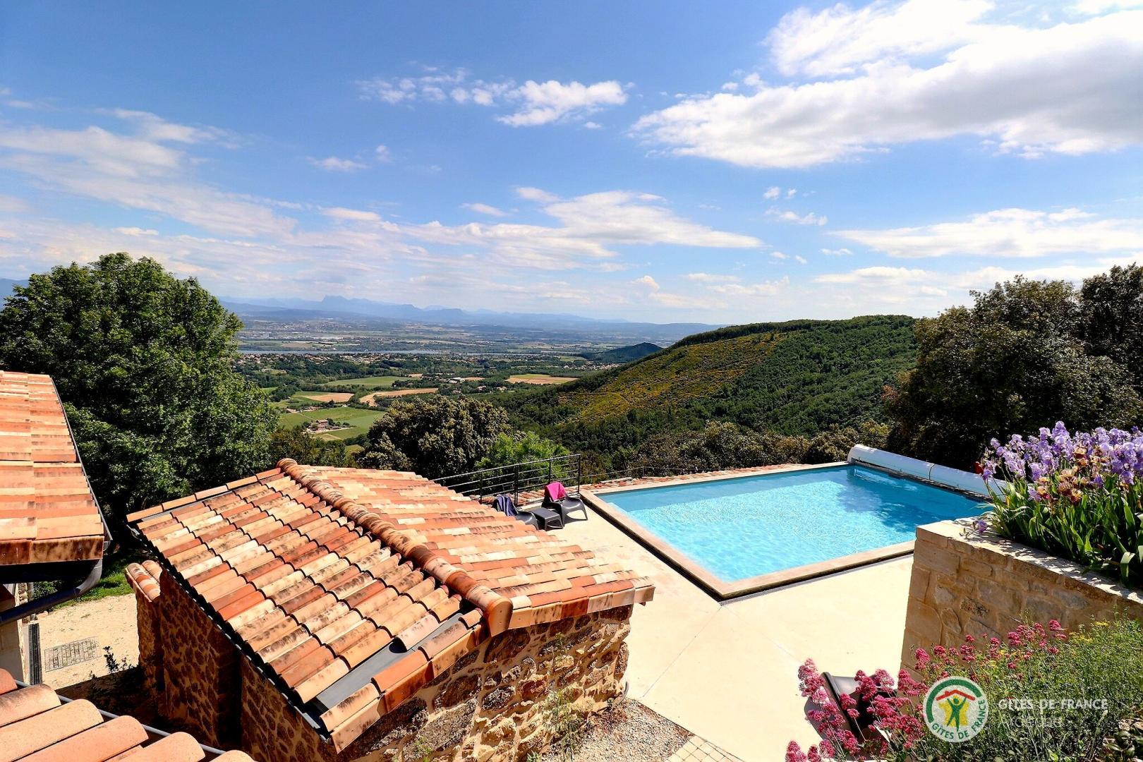 La ferme d'Helyette : vue sublime sur la vallée du Rhône