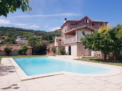 Façade & piscine