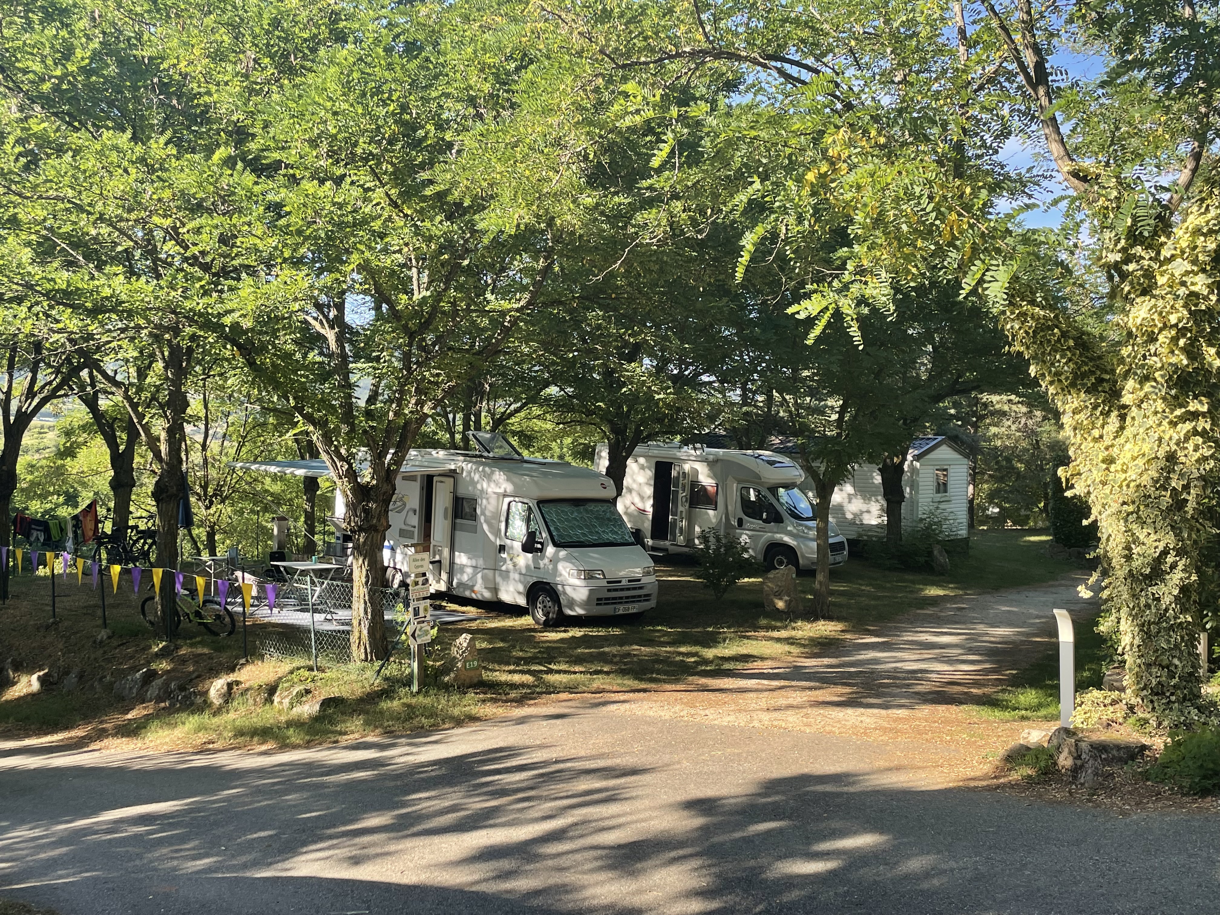 aire camping car les roches