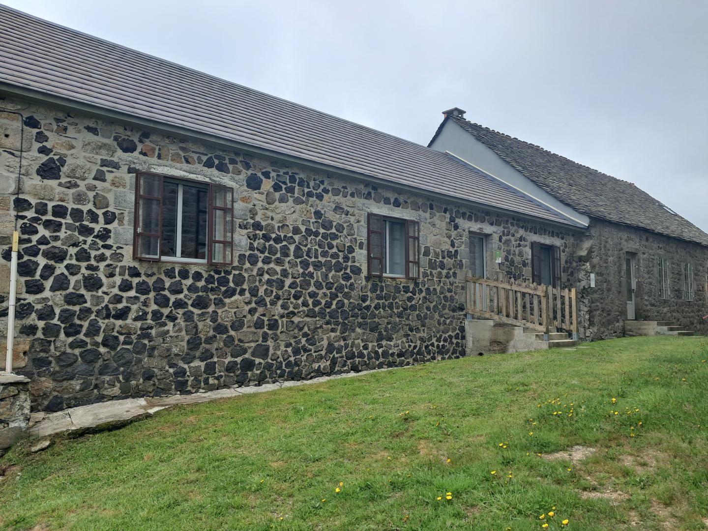 L'entrée aux gîtes Les Violettes et Myrtilles