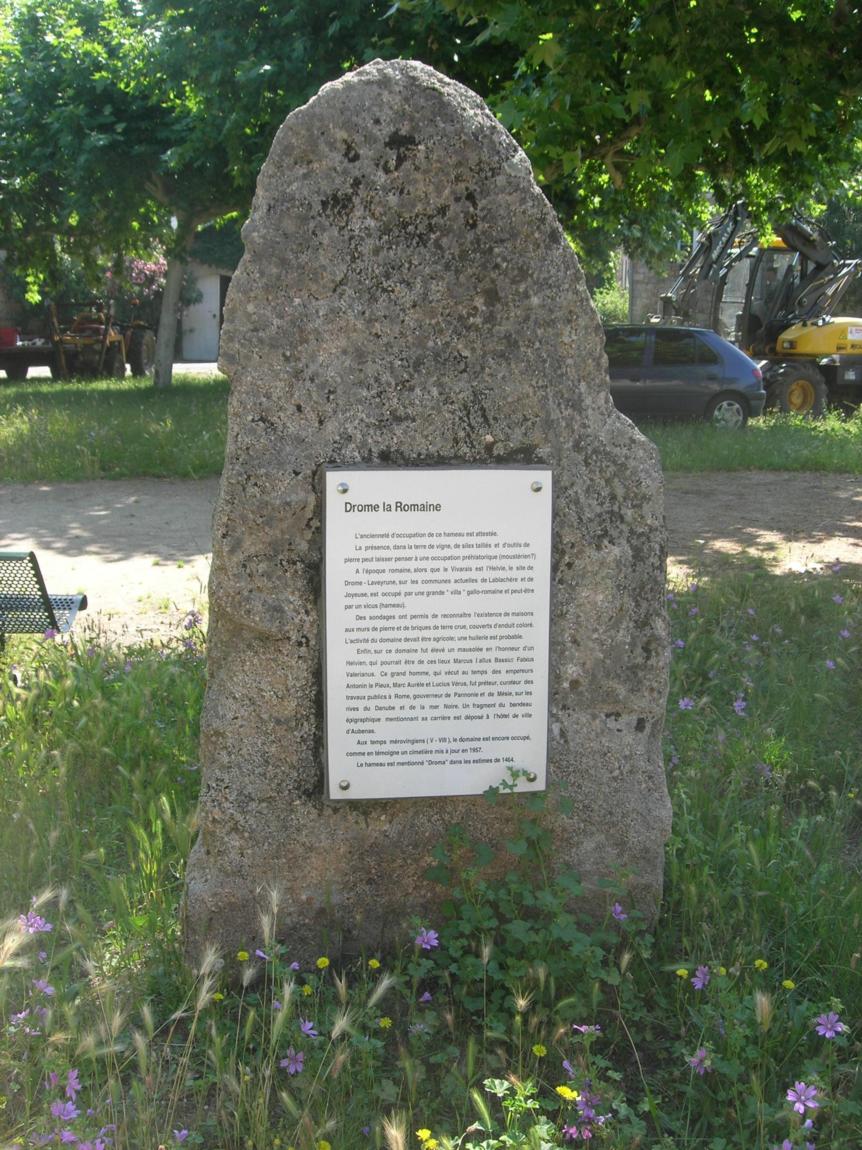 menhir_drome_la_romaine