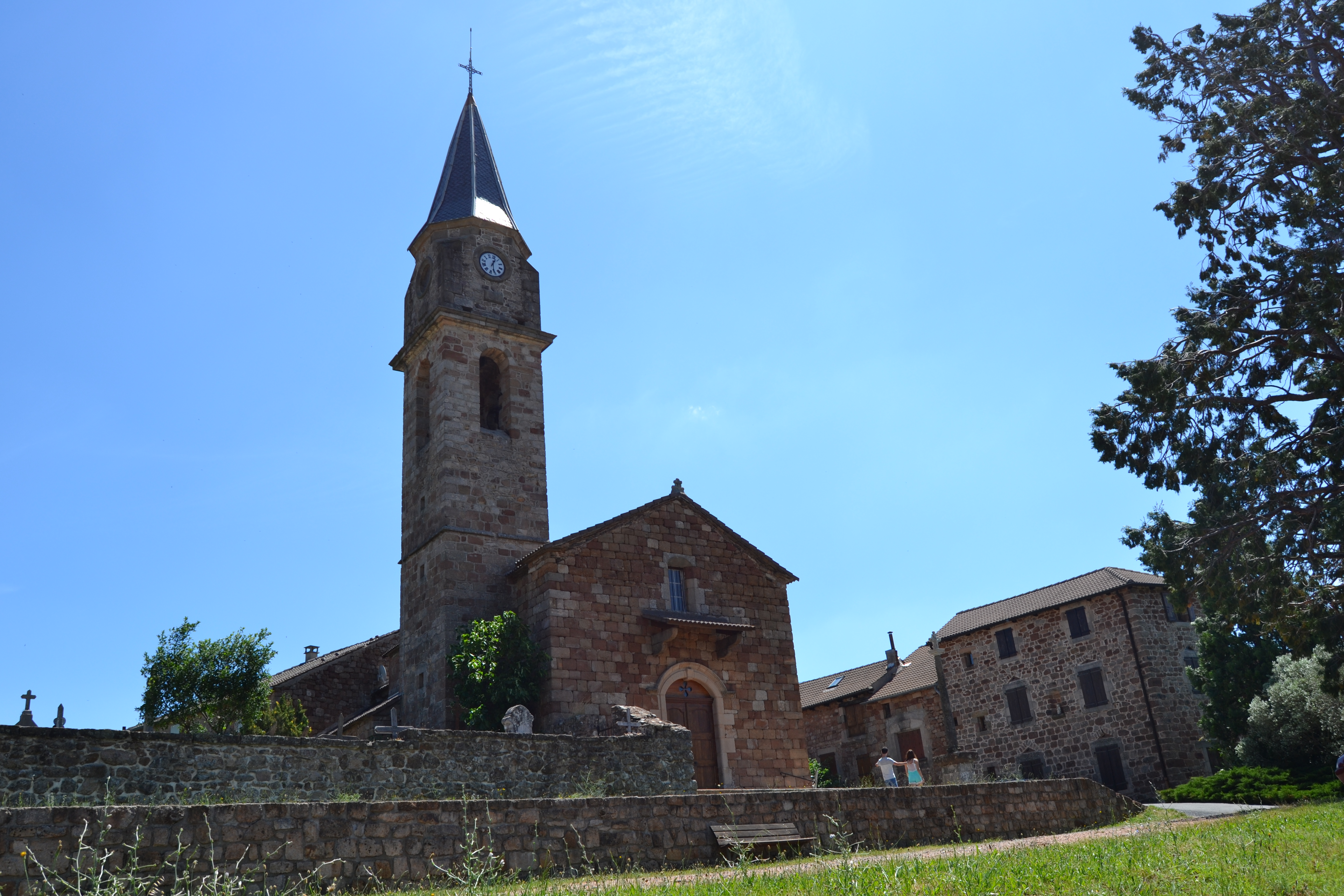 Eglise Saint Pierre le Déchausselat