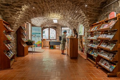Intérieur de l'Office de Tourisme Jaujac
