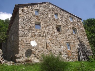 Jolie bâtisse en pierre