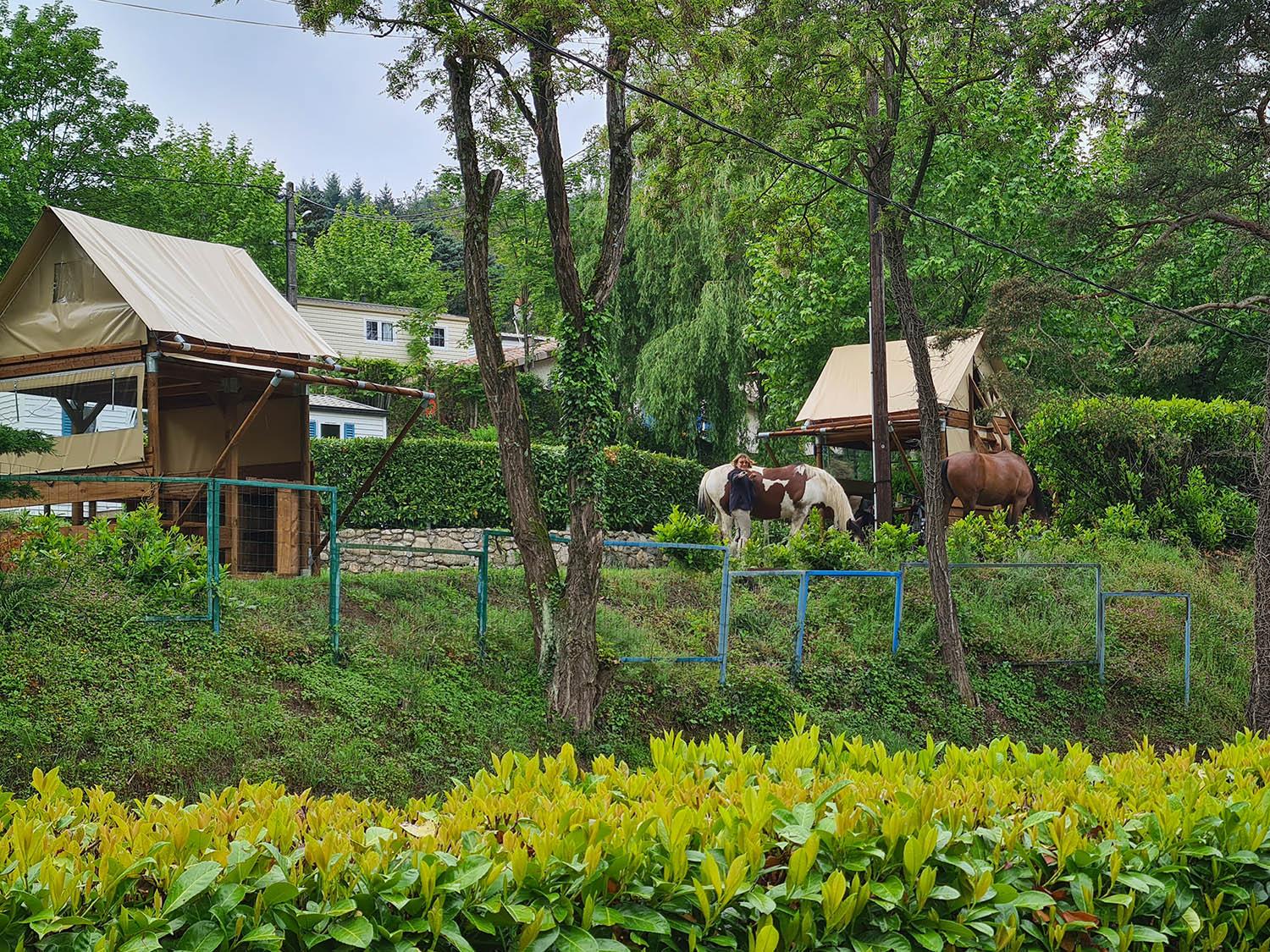 Camping La Douce Ardèche - Le Bivouac_Désaignes
