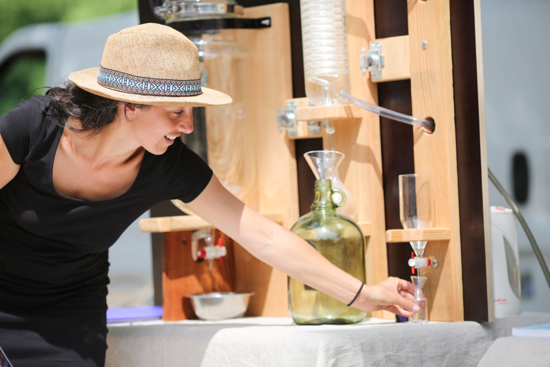 distillation à la ferme des achilées ©diego-comer ©c.troubat