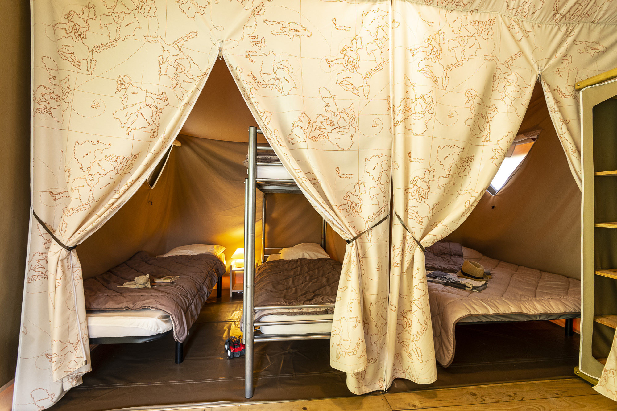 Tente Canada, Insolite au Village Nature Zen en Sud Ardèche" ? Merci à vous