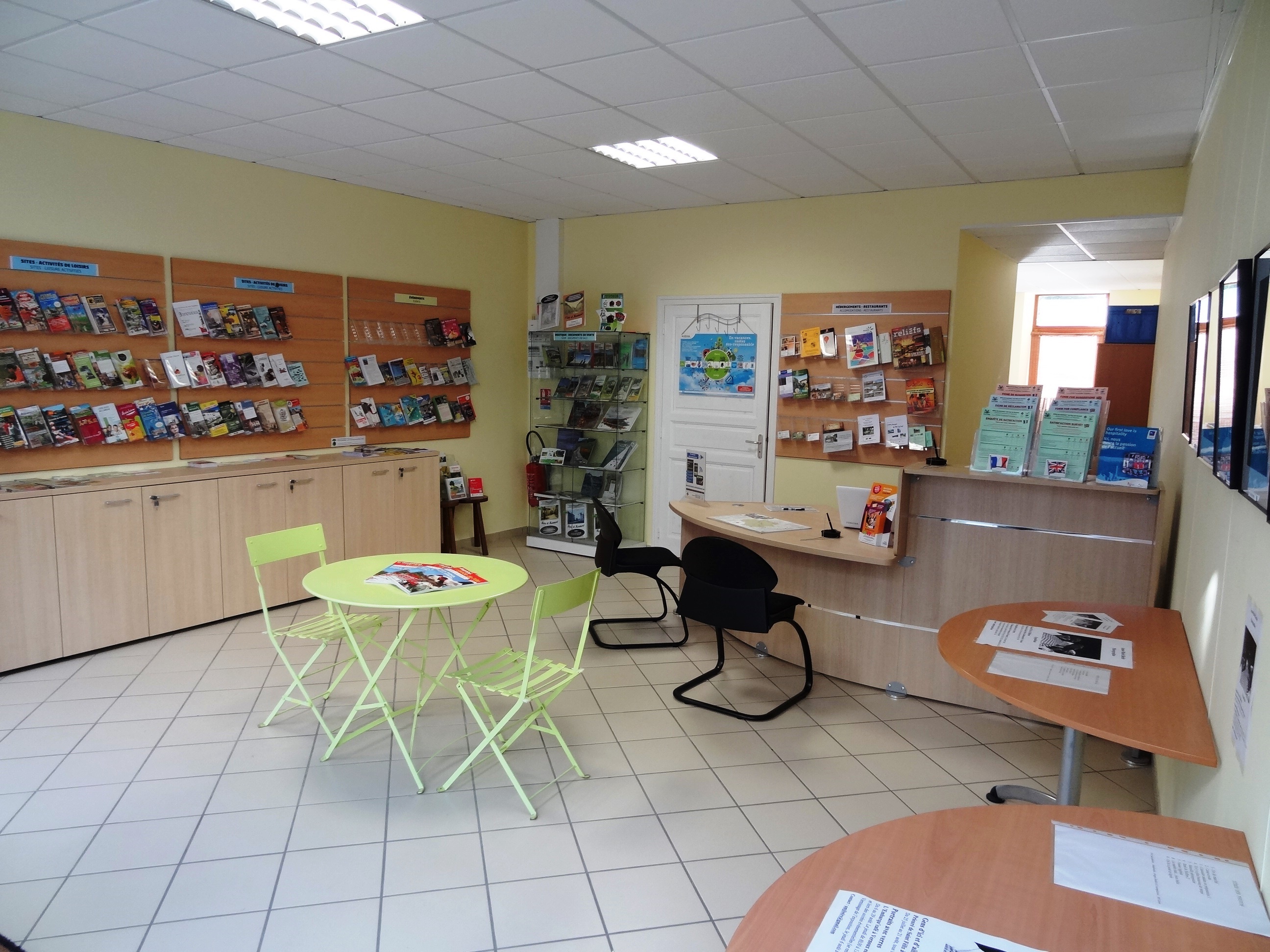 Cœur d'Ardèche Tourisme (agence de Vernoux-en-Vivarais) - Bureau d'accueil 1