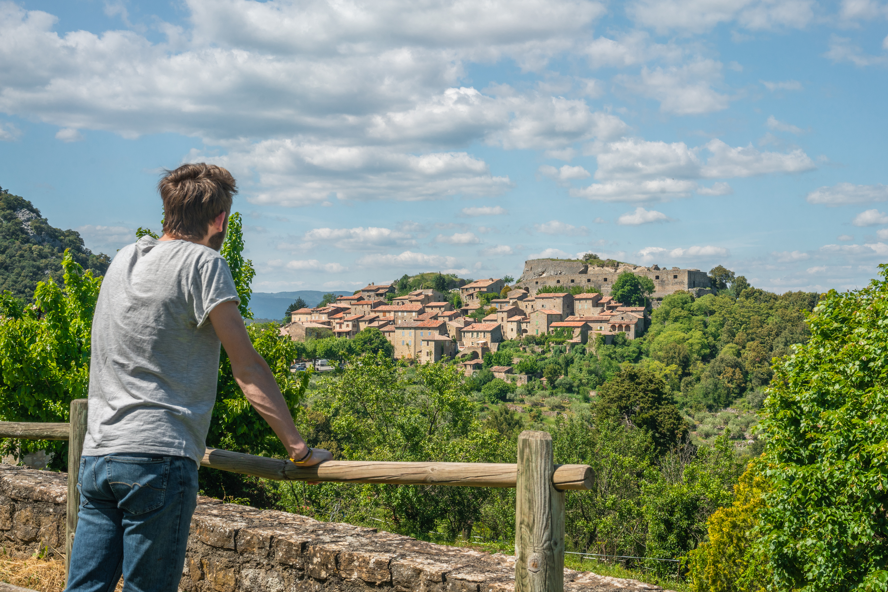Vue sur le quartie du Fort à Banne