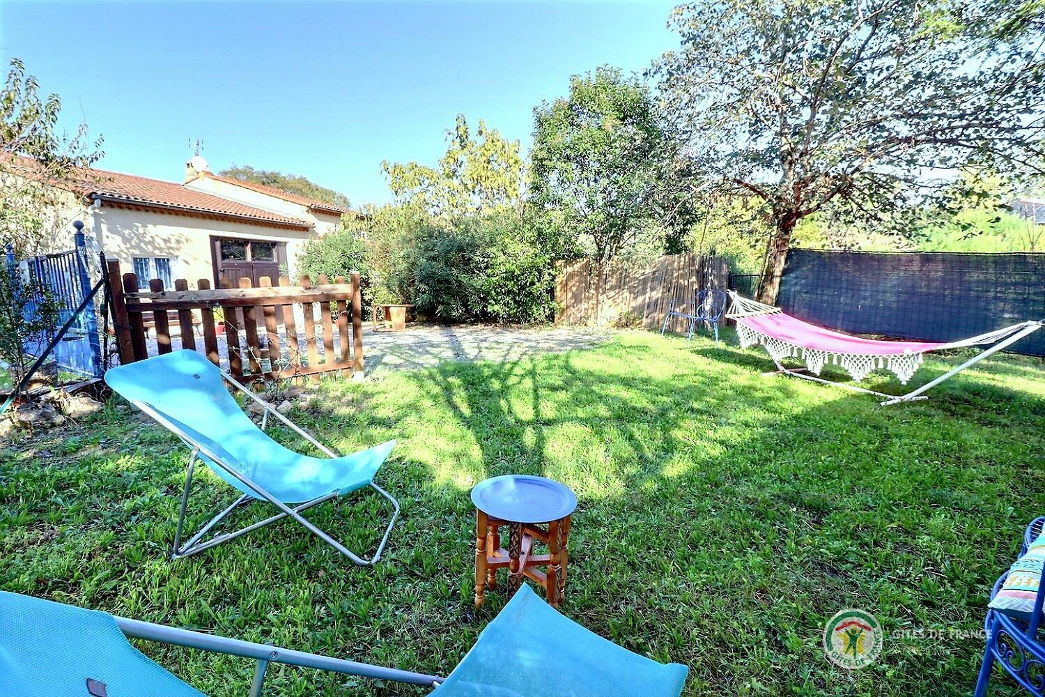 Détente dans le jardin