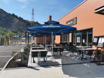 Terrasse plein sud au pied de crussol