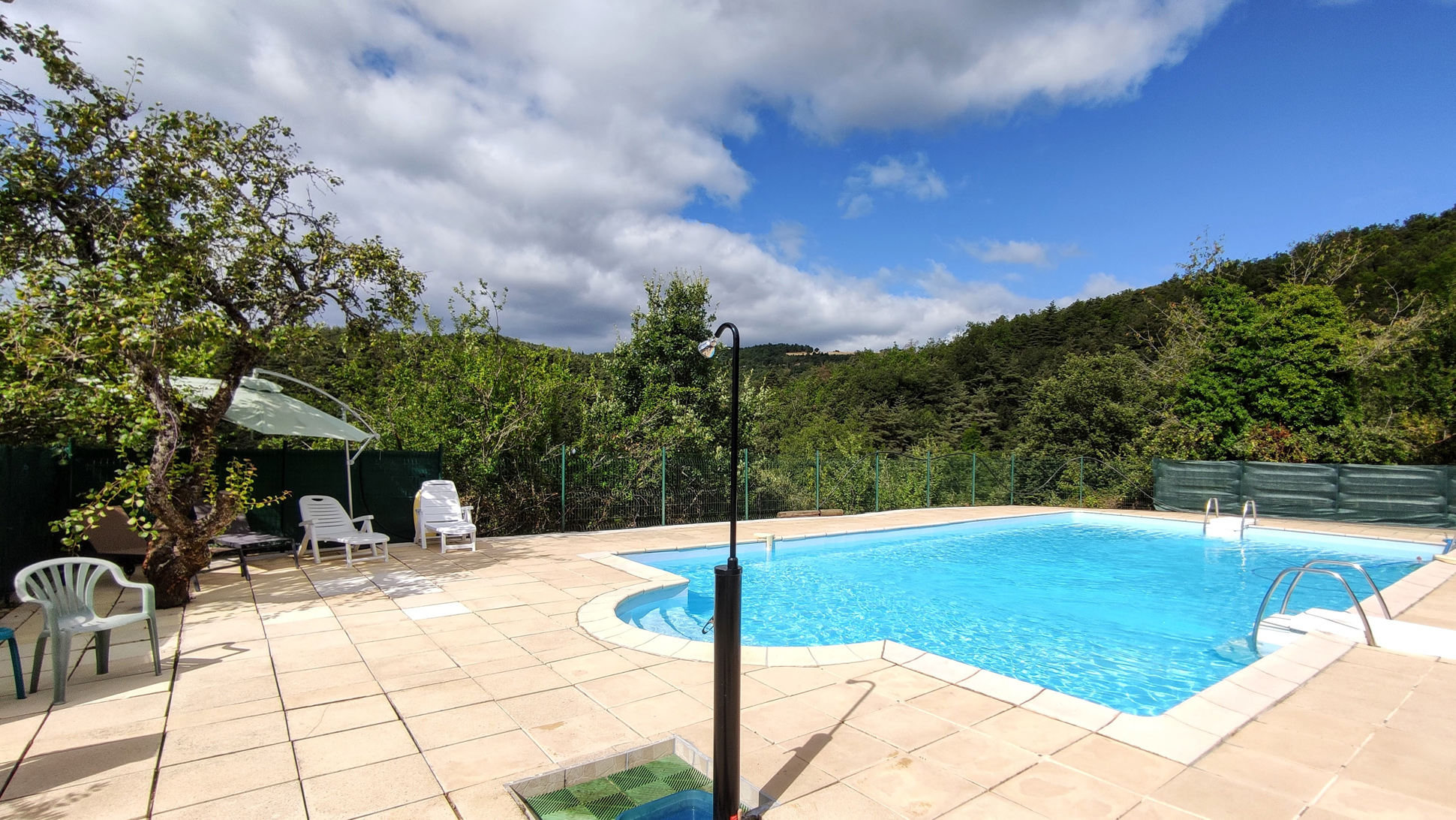 La grande piscine vous attend