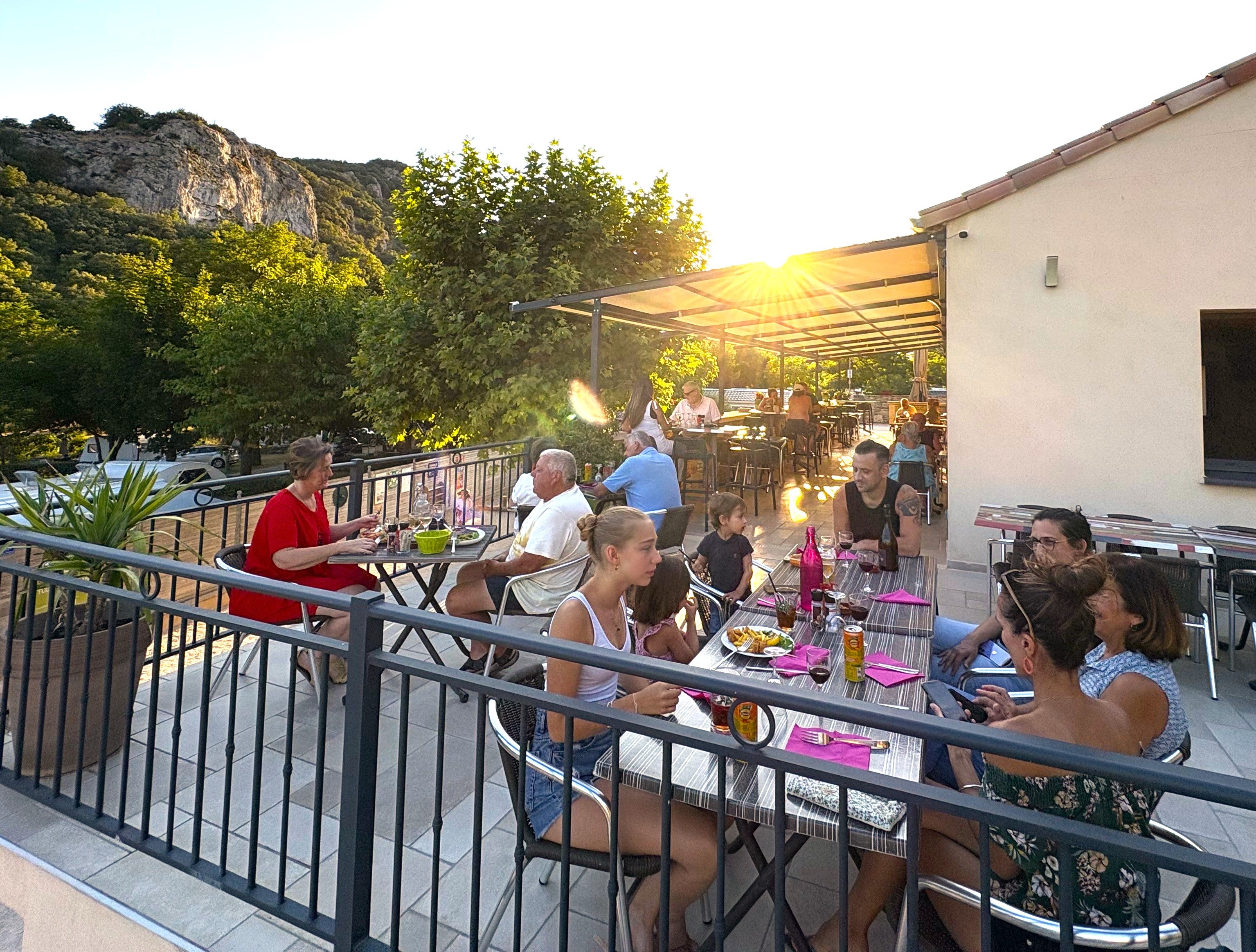 Camping de la Claysse - Terrasse Restaurant