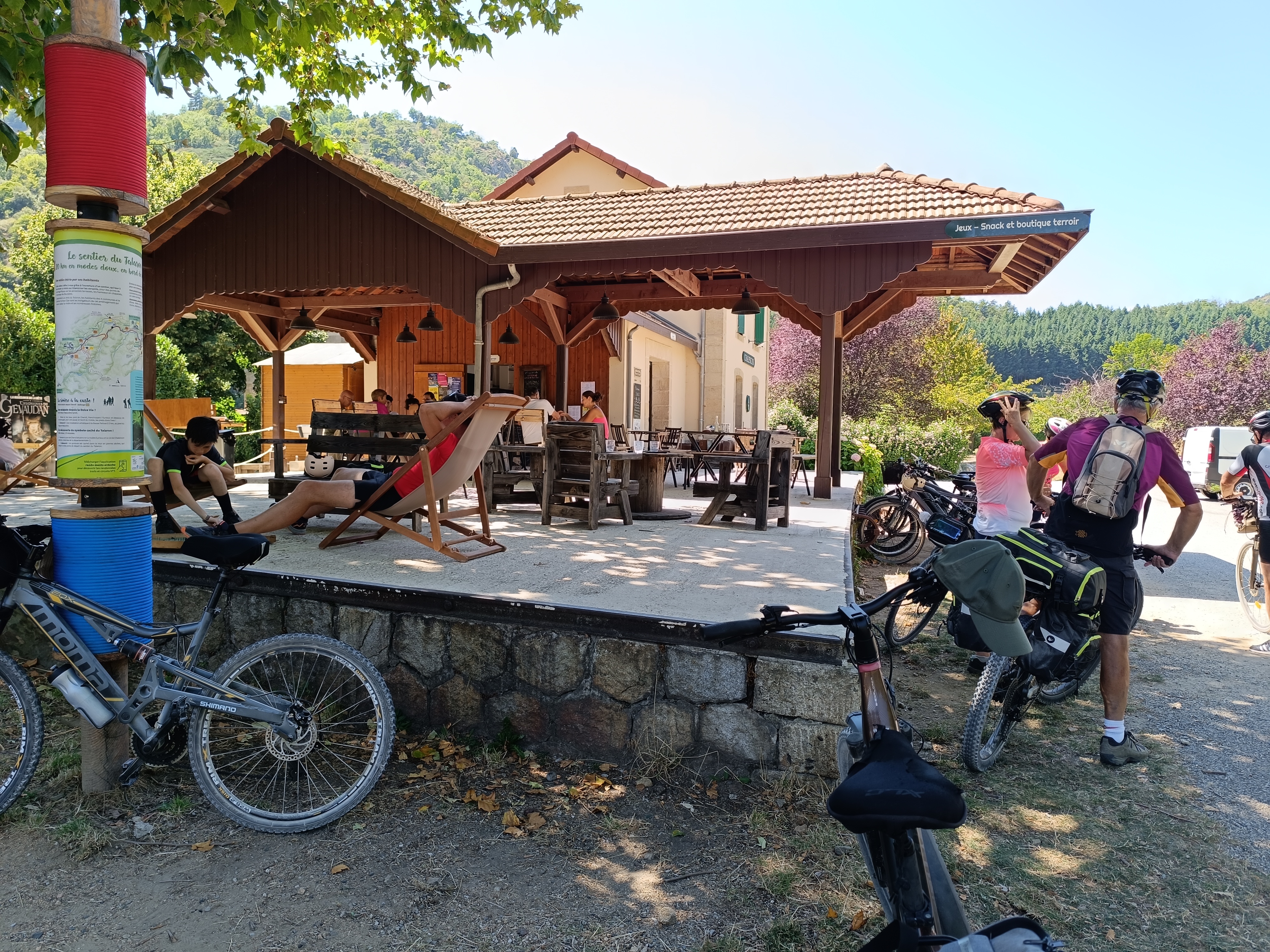 Quai des Haltes - Terrasse snack et cafèterie