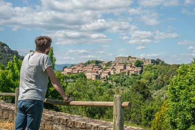 Vue sur le quartie du Fort à Banne