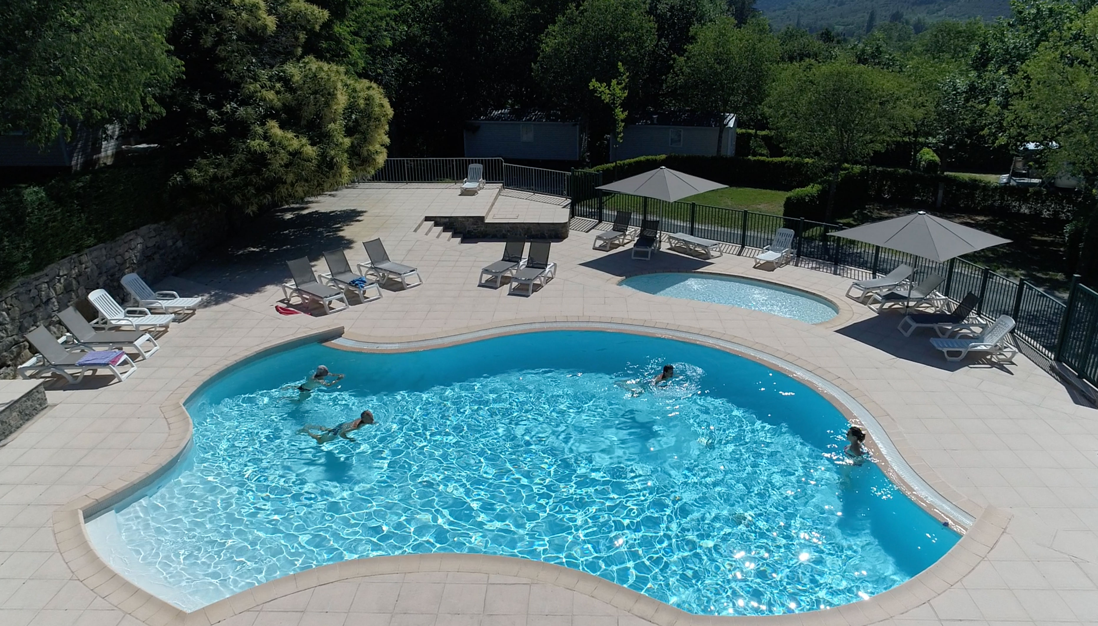 Piscine du Camping Les Châtaigniers à Laurac-en-Vivarais (Sud Ardèche)