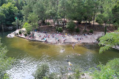 Plage aménagée, Saint-Sauveur-de-Montagut