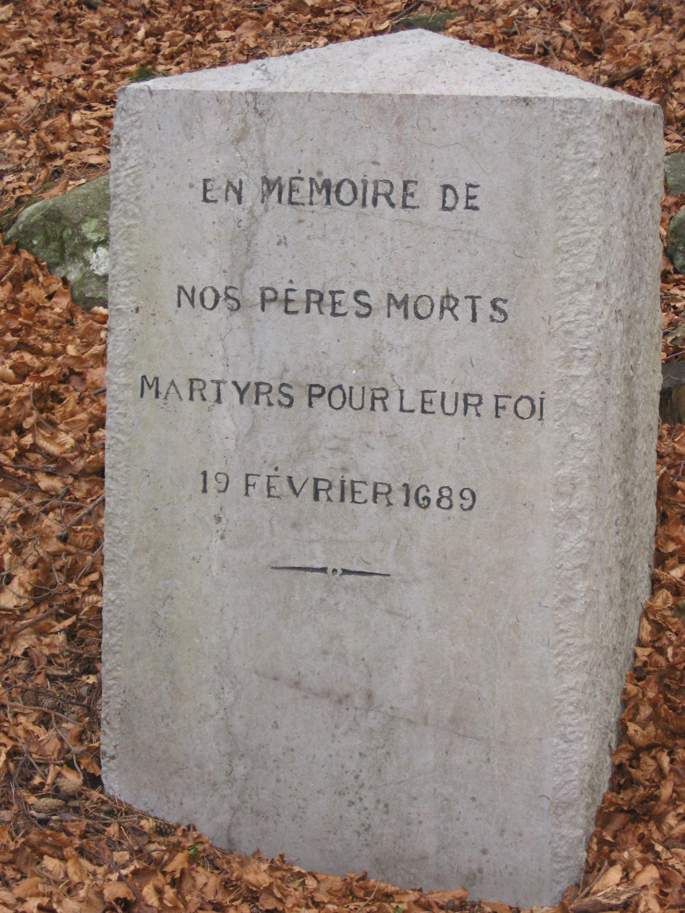 Pierre commémorative au Serre le Pal