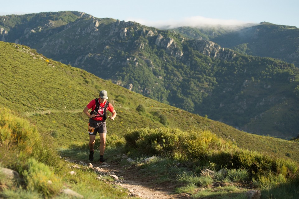 Coureur en plein effort sur le parcours de la Gravenne