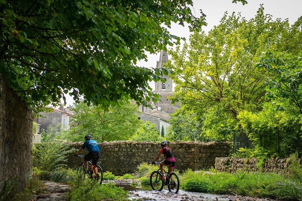 VTT à Berrias-et-Casteljau