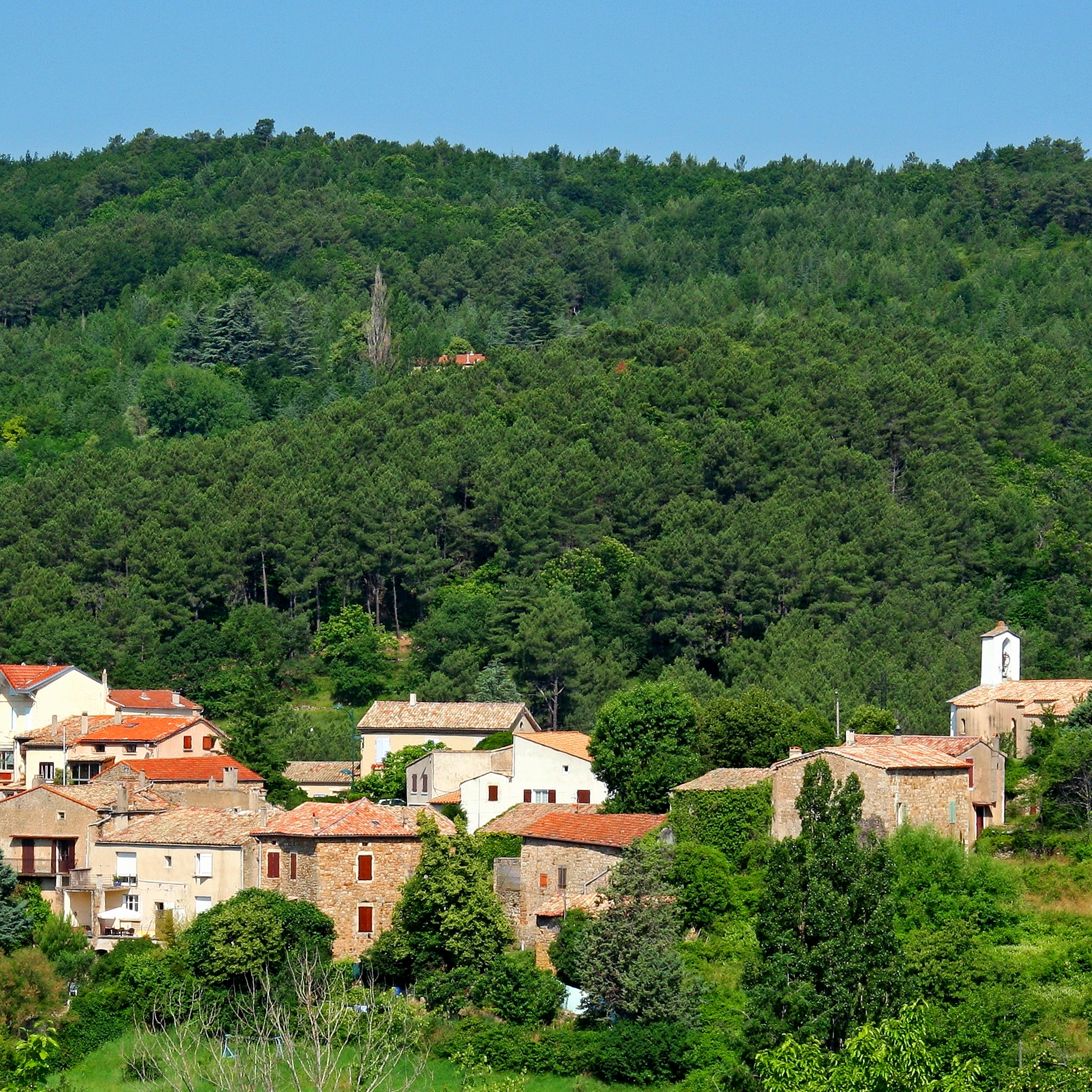 Vue sur le village de Veyras depuis la Route du Bescut