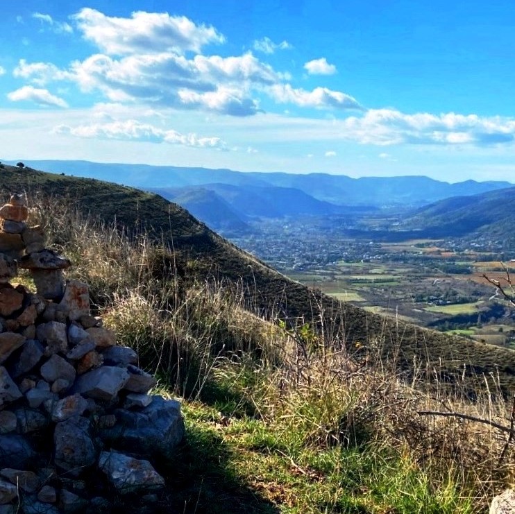 Vue sur la Vallée de l'Ouvèze depuis le sommet du Serre du Gouvernement