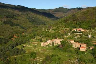 Hameau du Cros et vallée de la Lande