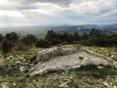 Vue sur le Dolmen