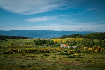 Vue sur le village de Montselgues