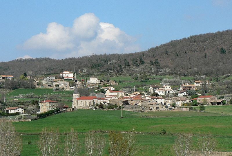 Vue sur le village de Savas