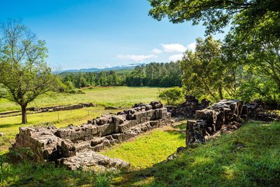 Ruines du Monastier