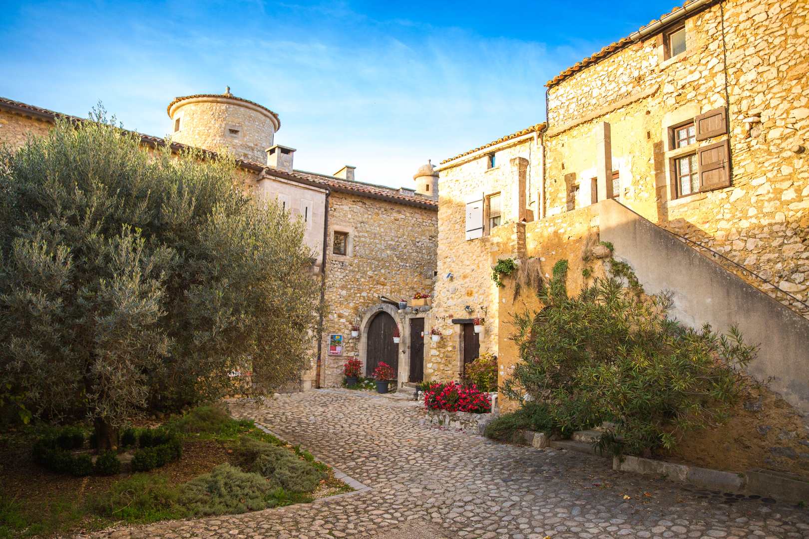 Petite ruelle du Village de Labastide-de-Virac